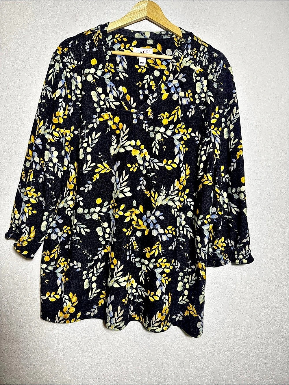 d & CO. Floral Tunic in Black & Yellow XL Like New